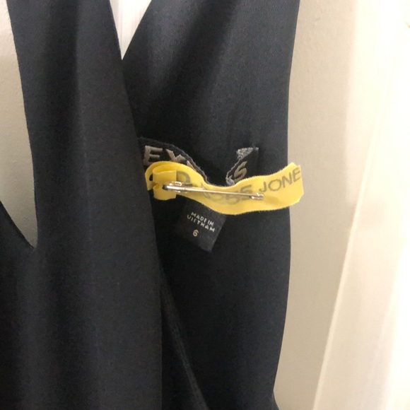 Express Dress - Picture 4 of 4